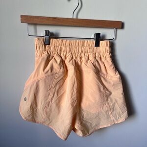 LULU tracker Women's Peach Shorts